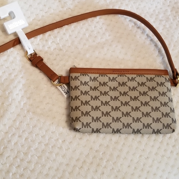 Michael Kors Handbags - 🆕️ Michael Kors Belt Bag